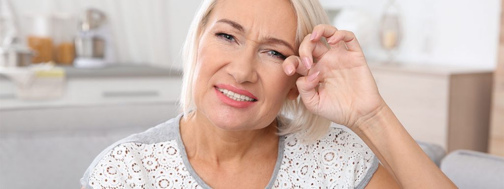 Dry-Eye-Senior-Woman-1280x480-1024x384-1