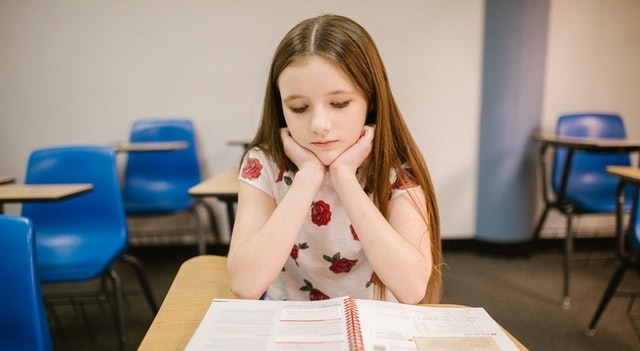 girl-having-difficulties-reading-640x350-1