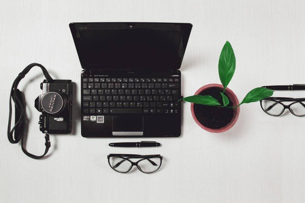 laptop-camera-plant-lenses-1024x682-1024x682-1