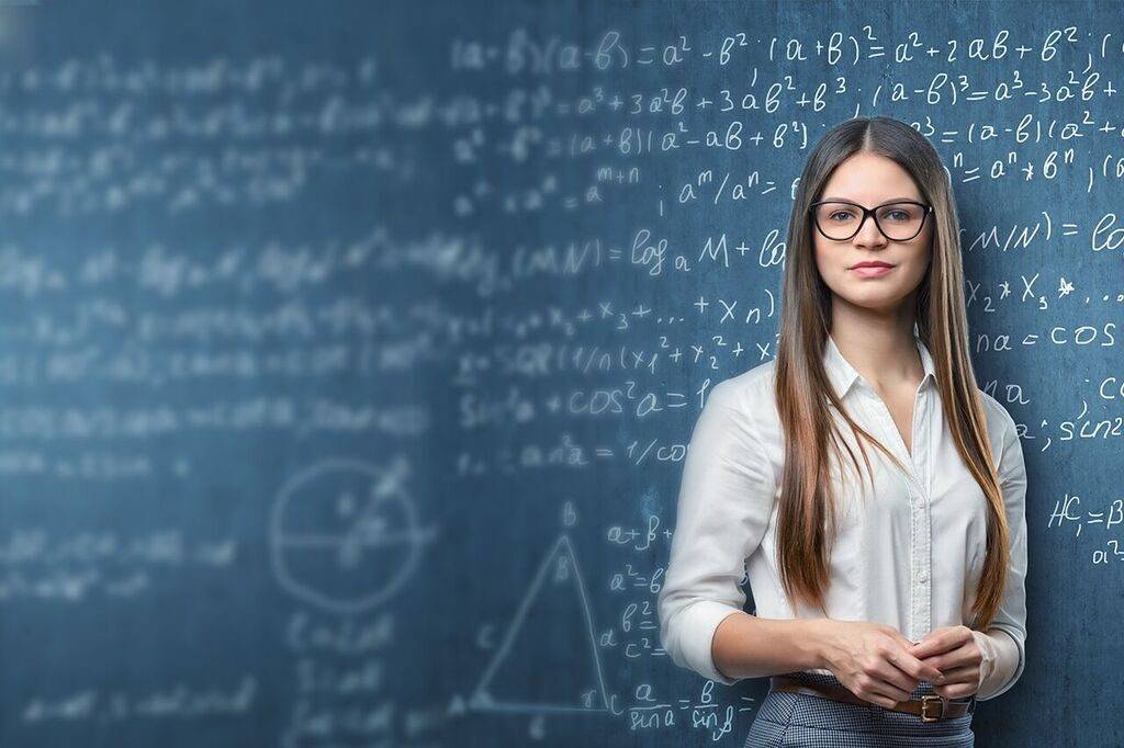 Teacher-eyeglasses-1280x853-1024x682-1