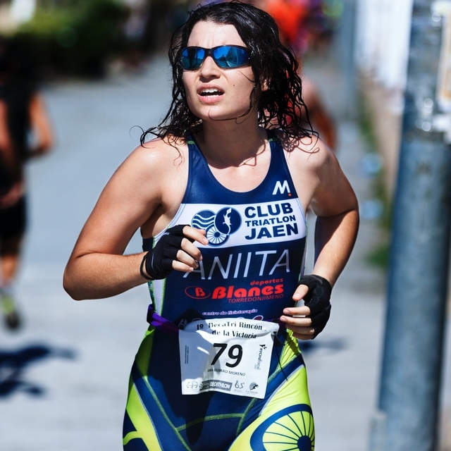 woman-wearing-sports-eyeglasses-640